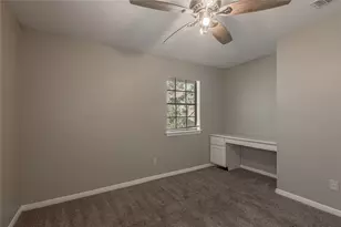 2402 Sycamore Ave, Huntsville, TX 77340 - Photo 19