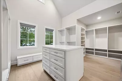26 Valley Forge Drive, Bunker Hill Village, TX 77024 - Photo 27