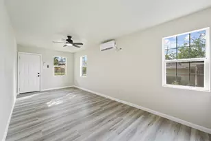 4611 W Hunting St, Houston, TX 77026 - Photo 5