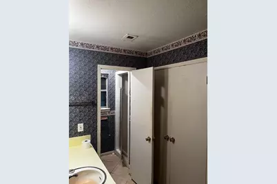 13610 Lynnwood Lane, Sugar Land, TX 77498 - Photo 11