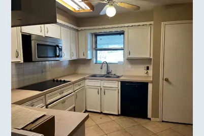 13610 Lynnwood Lane, Sugar Land, TX 77498 - Photo 7