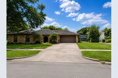 13610 Lynnwood Lane, Sugar Land, TX 77498 - Photo 1