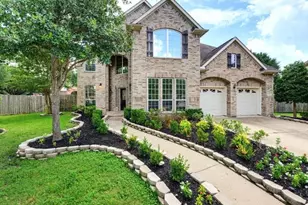 1235 Ancrum Hill Ln, Sugar Land, TX 77479 - Photo 1