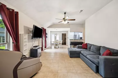 18284 Hollyberry Ct, Porter, TX 77365 - Photo 5
