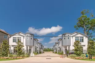 8903 Spring Knoll Forest Dr, Houston, TX 77080 - Photo 11