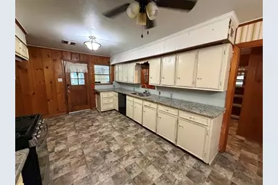 2890 W Lucas Drive, Beaumont, TX 77706 - Photo 19