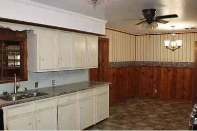 2890 W Lucas Drive, Beaumont, TX 77706 - Photo 15