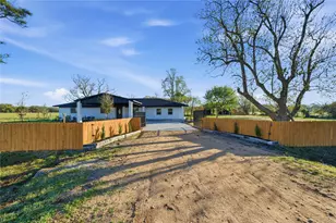 6623 County Rd 4, Damon, TX 77430 - Photo 7