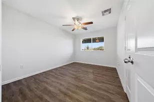 6623 County Rd 4, Damon, TX 77430 - Photo 13