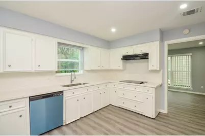 7703 Quail Meadow Drive, Houston, TX 77071 - Photo 27