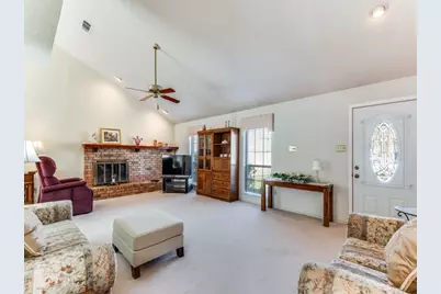 500 Thorn Wood Drive, Euless, TX 76039 - Photo 5