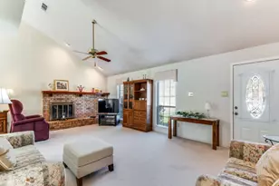 500 Thorn Wood Dr, Euless, TX 76039 - Photo 5