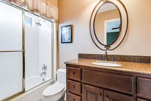 500 Thorn Wood Dr, Euless, TX 76039 - Photo 11