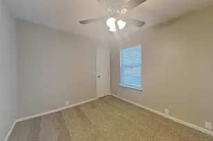 10210 E Summit Canyon Dr, Houston, TX 77095 - Photo 11