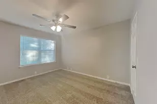 10210 E Summit Canyon Dr, Houston, TX 77095 - Photo 15