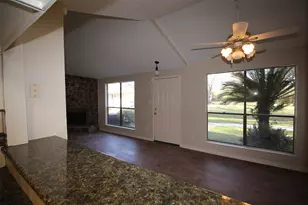 13 Hideaway Dr, Friendswood, TX 77546 - Photo 11