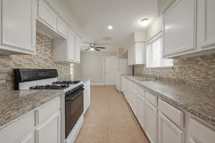 15934 Beechnut St, Houston, TX 77083 - Photo 33