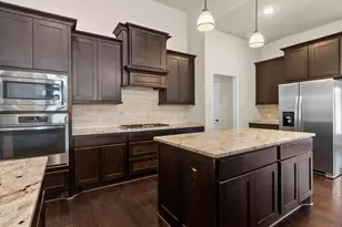 2524 Davis Prairie Ln, Friendswood, TX 77546 - Photo 9