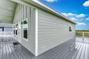 1040 Johnson Rd, Gilchrist, TX 77617 - Photo 11