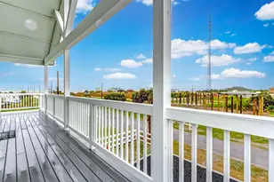 1040 Johnson Rd, Gilchrist, TX 77617 - Photo 9