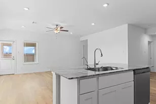 1011 Paddlefish Ln, Alvin, TX 77511 - Photo 5