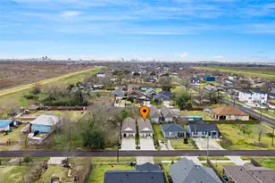 9814 Masterson St, Houston, TX 77029 - Photo 3