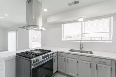 8706 Kirkmont Drive, Houston, TX 77089 - Photo 9