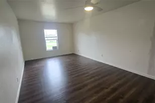 635 19th St, Hempstead, TX 77445 - Photo 5