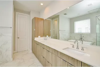 5903 Val Verde Street #D, Houston, TX 77057 - Photo 11