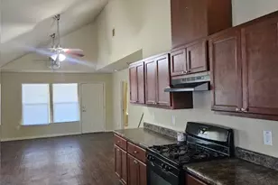 4305 Engleford St, Houston, TX 77026 - Photo 3