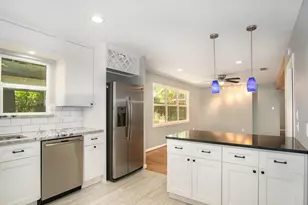 4602 Kinglet St, Houston, TX 77035 - Photo 5