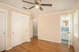 4602 Kinglet St, Houston, TX 77035 - Photo 7