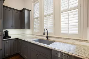 310 W Bell St, Houston, TX 77019 - Photo 23