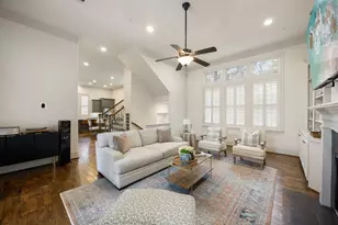 310 W Bell St, Houston, TX 77019 - Photo 15