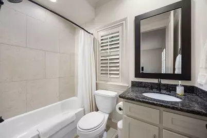 310 W Bell Street, Houston, TX 77019 - Photo 11