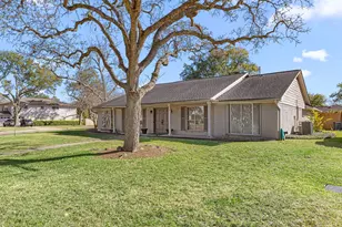 11403 Cold Spring Dr, Houston, TX 77043 - Photo 3