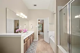 880 Falling Springs Ln, League City, TX 77573 - Photo 17