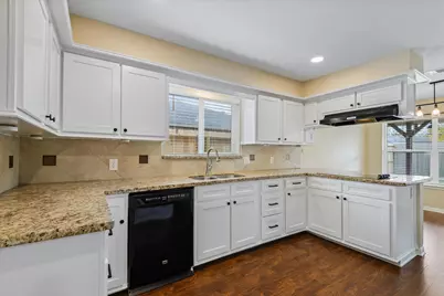 10446 Carlow Lane, La Porte, TX 77571 - Photo 11