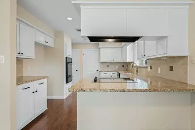 10446 Carlow Lane, La Porte, TX 77571 - Photo 9