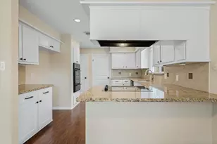 10446 Carlow Ln, La Porte, TX 77571 - Photo 9