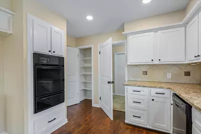 10446 Carlow Lane, La Porte, TX 77571 - Photo 13