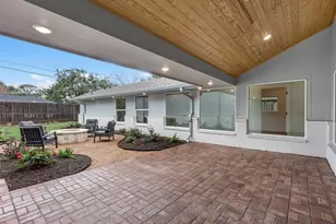 5042 Briarbend Dr, Houston, TX 77035 - Photo 33