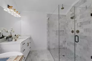 5042 Briarbend Dr, Houston, TX 77035 - Photo 19