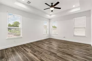 8121 Grandview St, Houston, TX 77051 - Photo 9