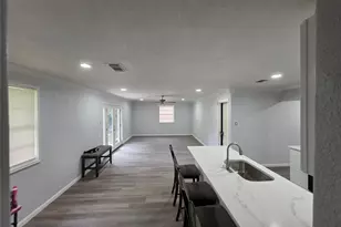 118 Outlook Dr, Houston, TX 77034 - Photo 9