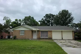 118 Outlook Dr, Houston, TX 77034 - Photo 1