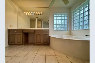 303 Waterwood Drive, Orange, TX 77630 - Photo 17