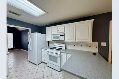 303 Waterwood Drive, Orange, TX 77630 - Photo 5