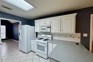 303 Waterwood Dr, Orange, TX 77630 - Photo 5