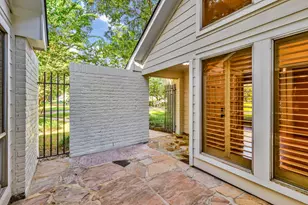 2 Muskmallow Ct, The Woodlands, TX 77380 - Photo 7